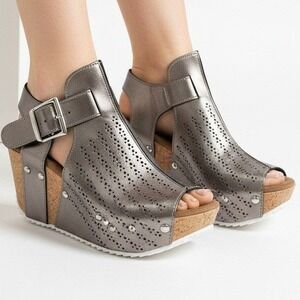 Womens Metallic Pewter Cutout Wedge Sandals  7 Buckle Peep Toe Comfort Wedge NEW